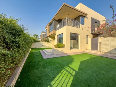 Vacant | Largest Layout |Bright and Spacious 